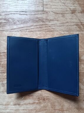 Vintage Coach Men's Navy Blue Slim Genuine Leather Billfold Wallet